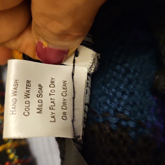 Vintage Peruvian Connection Vibrant Multicolor Sweater - Picture 7 of 7